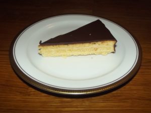 Ein Stück Baumkuchen - sehr lecker. Beim nächsten Mal würde ich noch mehr Schichten auftragen. Jetzt weiß ich ja wie es geht..