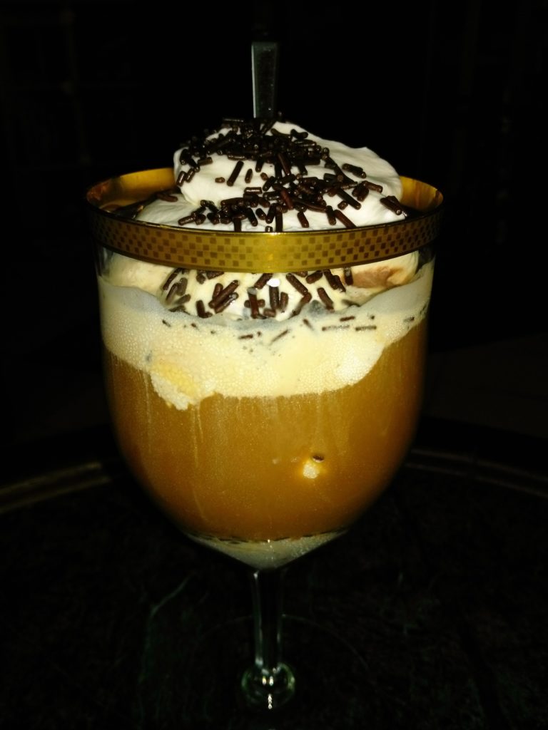 Eiskaffee mit Alkohol