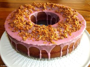 Rotwein-Schoko-Kuchen mit Rotwein-Glasur und Haferflocken Crunch