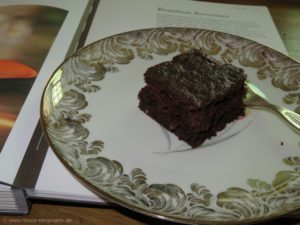 Brownies mit Walnüssen und in Whisky eingelegten Datteln oder Feigen